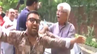Photo of दिल्ली कांग्रेस में घमासान तेज:  मारपीट की नौबत, लवली समर्थकों ने आसिफ मोहम्मद को दौड़ाया