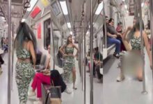 Photo of दिल्ली मेट्रो एक बार फिर सुर्खियों में, गंदा डांस करने लगी लड़की, लेडीज कोच में अश्लीलता की हदें पार