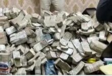 Photo of टैम्पो पलटा और खुल गई पोल- आंध्र प्रदेश के पूर्वी गोदावरी में पुलिस ने 7 करोड़ रुपये जब्त किए