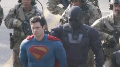 Photo of जेम्स गन की नई फिल्म के सेट से तस्वीरें लीक हुई, हथकड़ी में नजर आया सुपरमैन