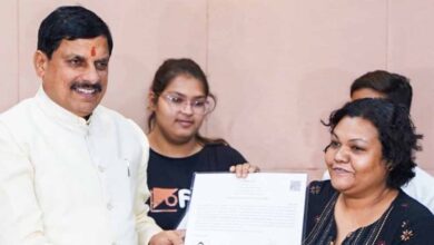 Photo of मध्य प्रदेश में CAA के तहत नागरिकता मिलनी शुरू, तीन आवेदकों को CM मोहन यादव ने सौंपा सीएए प्रमाण पत्र