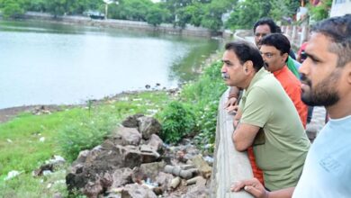 Photo of विधायक मूणत ने रायपुर के कर्बला तालाब में नगर निगम के अधिकारियों के साथ किया निरिक्षण