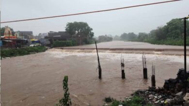 Photo of रतलाम में चार घंटे में पांच इंच से अध‍िक बारिश, सड़कें जलमग्न, घरों में घुसा पानी