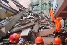 Photo of नवी मुंबई में 3 मंजिला इमारत गिरी, कई लोगों के दबे होने की आशंका, JCB से हटाया जा रहा है मलबा