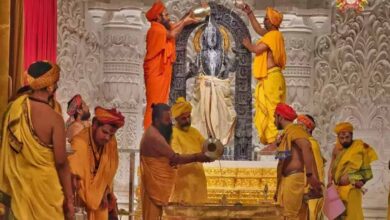 Photo of अयोध्या राम मंदिर के पुजारियों की ड्रेस भगवा से पीली हुई, मोबाइल ले जाने पर भी बैन, जानिए नए नियम