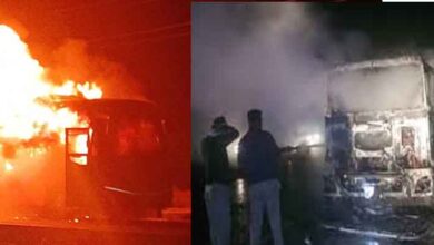 Photo of राजस्थान-अजमेर में वीडियोकोच बस में शॉर्ट सर्किट से लगी आग, ड्राइवर और खलासी ने कूदकर बचाई जान